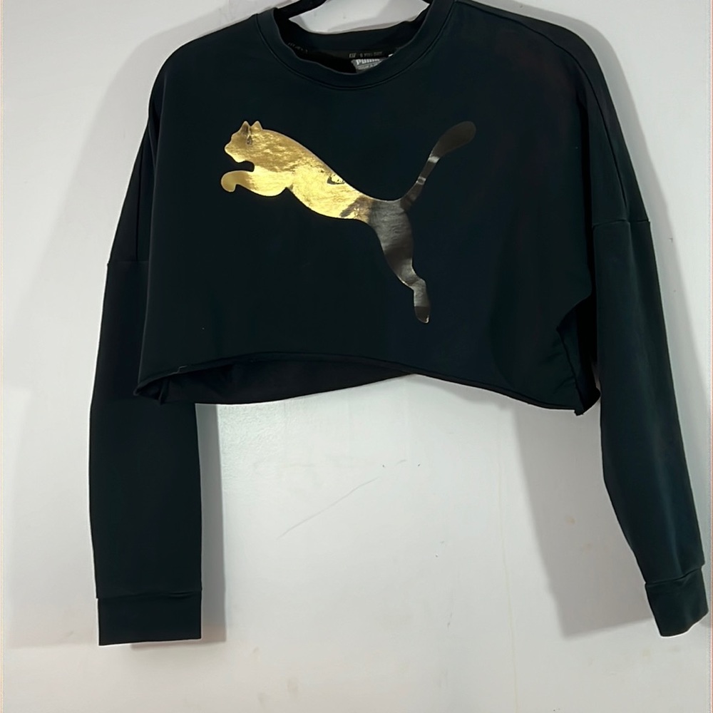 Puma size small half shirt, long sleeves, keeps you dry stretchy fabric